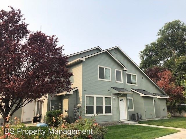 1017 S Locust St in Nampa, ID - Building Photo