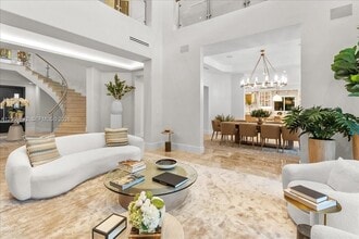 6080 SW 104th St in Miami, FL - Building Photo - Building Photo