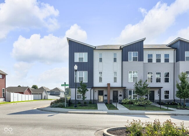 319 Steeples Blvd in Indianapolis, IN - Building Photo - Building Photo