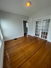 69 Raymond Ave in Somerville, MA - Foto de edificio - Building Photo