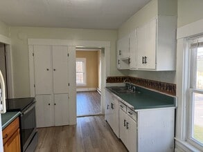 278 Pleasant St in Claremont, NH - Building Photo - Building Photo