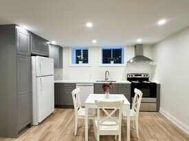 272 High Park Ave in Toronto, ON - Building Photo