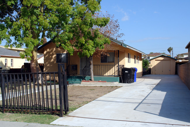 223-225 E Hazel St in Inglewood, CA - Building Photo - Building Photo