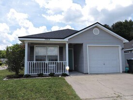 3060 Flintlock Dr in Pensacola, FL - Building Photo