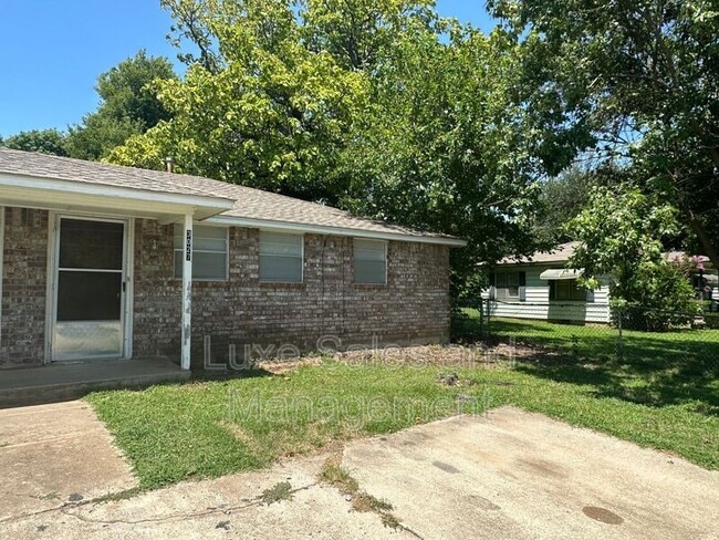 3027 Clarke St in Choctaw, OK - Building Photo - Building Photo