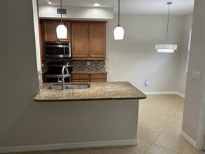 7511 Oakshade Cir in Ft. Myers, FL - Building Photo - Building Photo