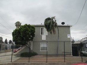 1012 W 109th Pl in Los Angeles, CA - Building Photo - Building Photo