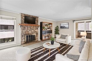 6410 S Dayton St in Englewood, CO - Building Photo