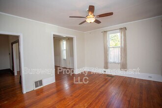 150 Snyder Pl in Moorestown, NJ - Building Photo - Building Photo