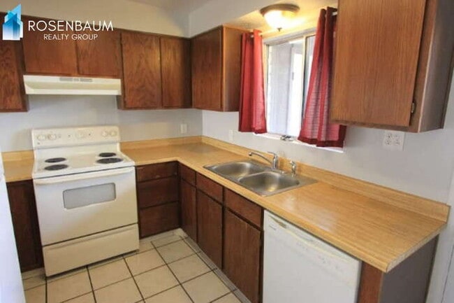 1332 N Miller Rd, Unit A in Tempe, AZ - Building Photo - Building Photo