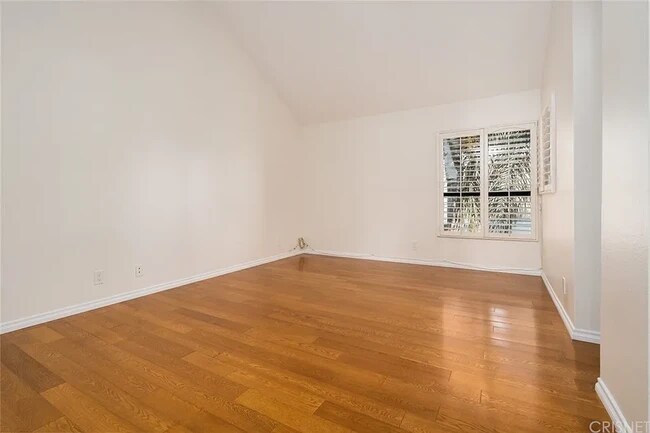 15024 Nordhoff St, Unit 12 in North Hills, CA - Building Photo - Building Photo