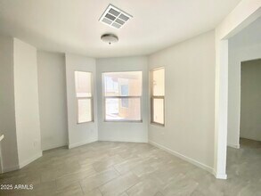 2529 E Villa Theresa Dr in Phoenix, AZ - Building Photo - Building Photo
