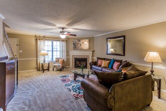 MONTICELLO in Memphis, TN - Foto de edificio - Interior Photo