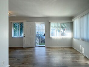 1892 Cedar Ave, Unit 1892 in Long Beach, CA - Building Photo - Building Photo