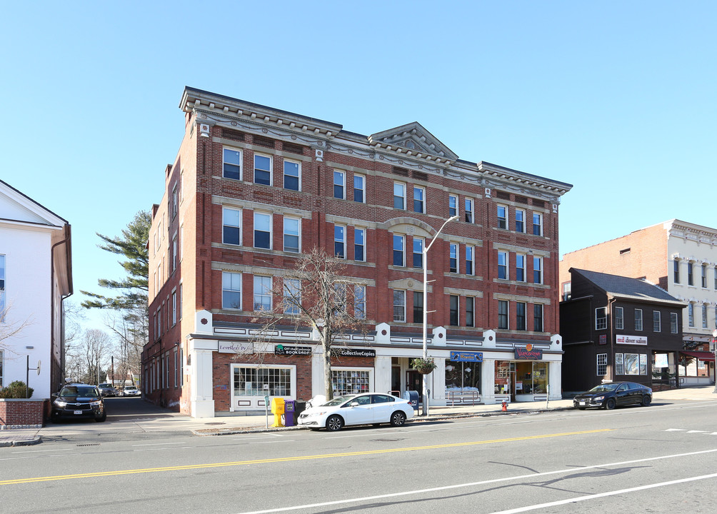 63-71 S Pleasant St in Amherst, MA - Foto de edificio