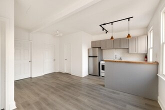 169 Halladay St in Jersey City, NJ - Building Photo - Building Photo