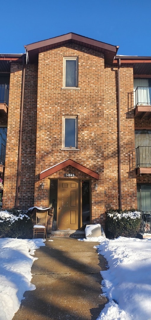 property at 14643 Lamon Ave