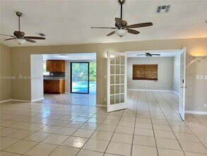 13425 NW 10th St in Sunrise, FL - Building Photo - Building Photo