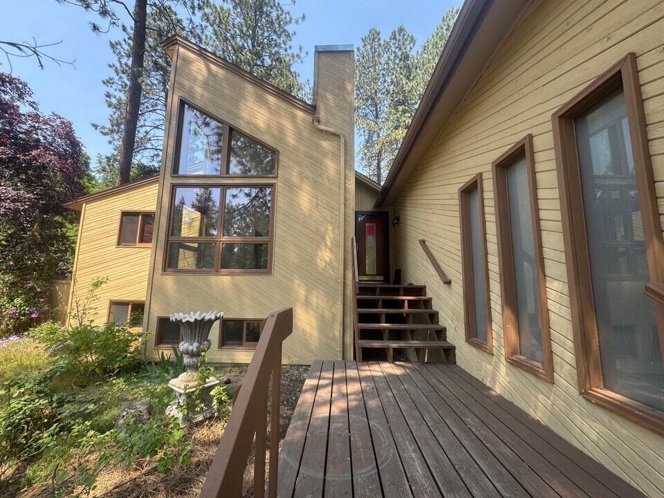 5211 N Elton Rd in Spokane, WA - Building Photo