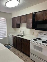 902 N Nursery Rd in Irving, TX - Building Photo - Building Photo