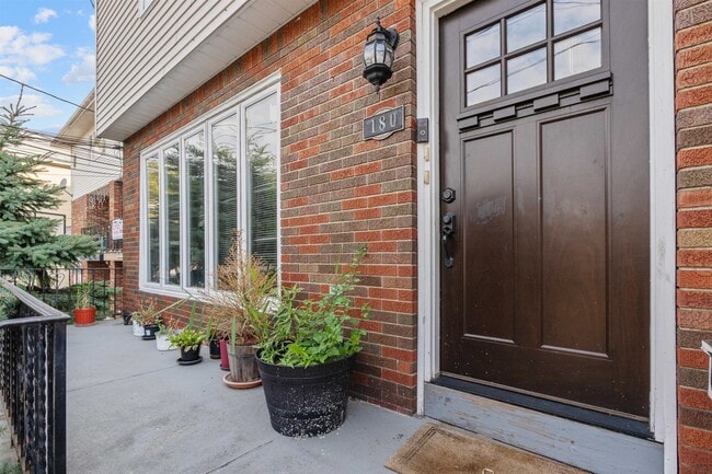 180 MCADOO Ave in Jersey City, NJ - Building Photo - Building Photo