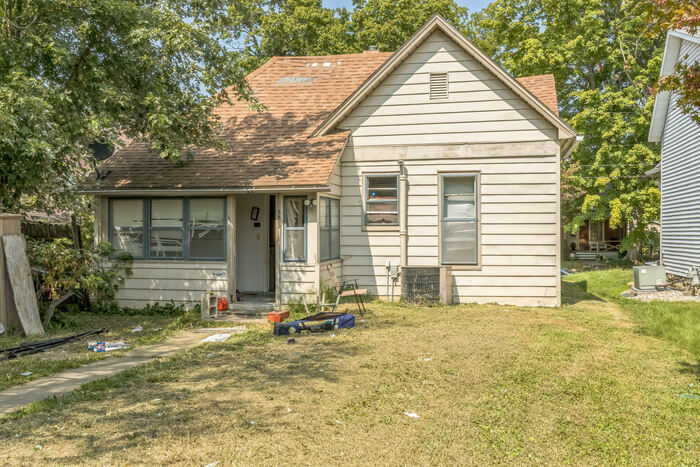 523 Lucier St in Murphysboro, IL - Building Photo