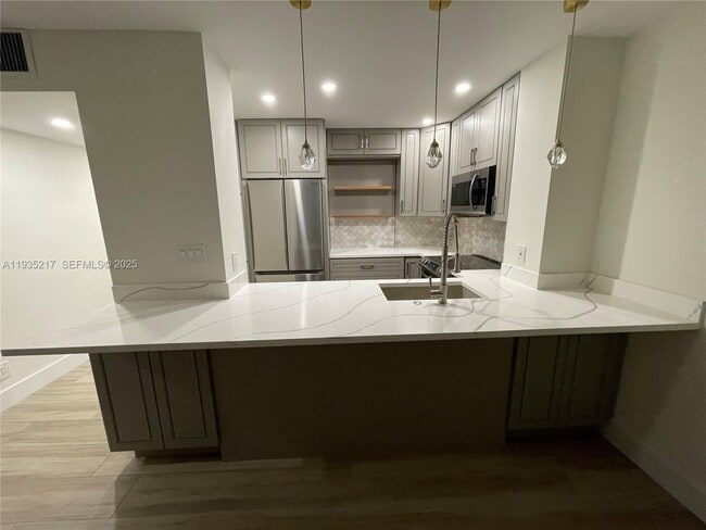 1831 NE 38th St in Fort Lauderdale, FL - Building Photo - Building Photo