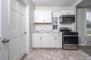 338 Saratoga St in Cohoes, NY - Building Photo