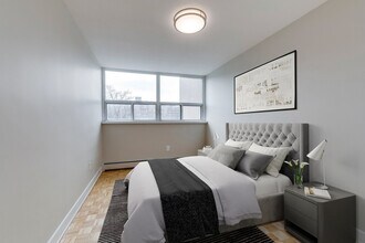 Robinson Place Apartments in Hamilton, ON - Building Photo - Building Photo