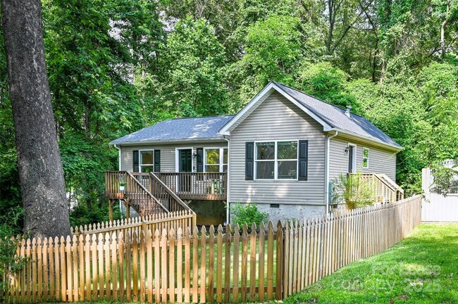 212 Short Michigan Ave in Asheville, NC - Building Photo - Building Photo