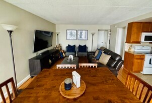 60 Strawberry Hill Ave in Stamford, CT - Building Photo