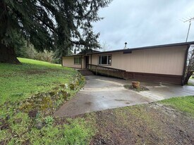 38754 S Ruby Loop in Scio, OR - Building Photo