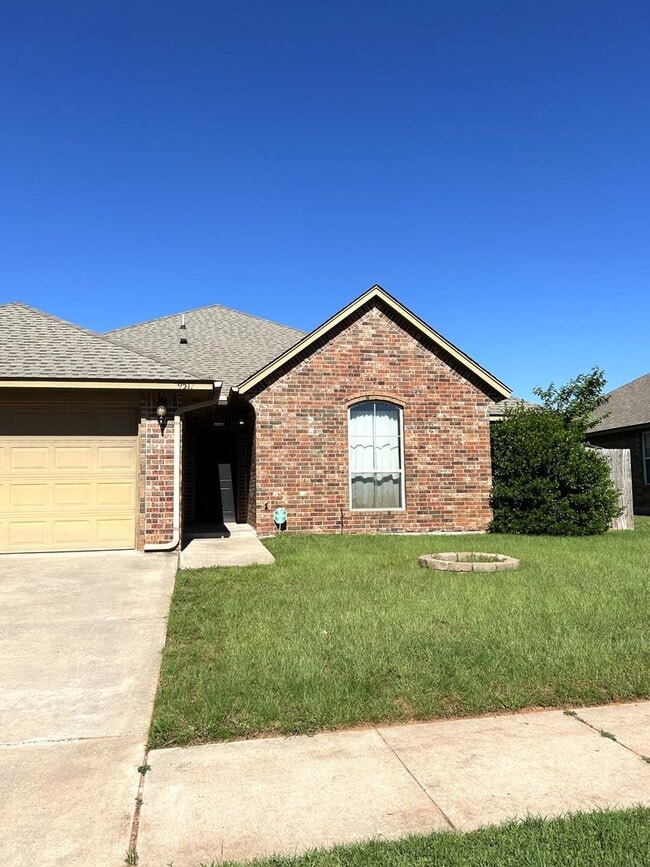 9517 Crooked Creek Ln in Oklahoma City, OK - Building Photo - Building Photo