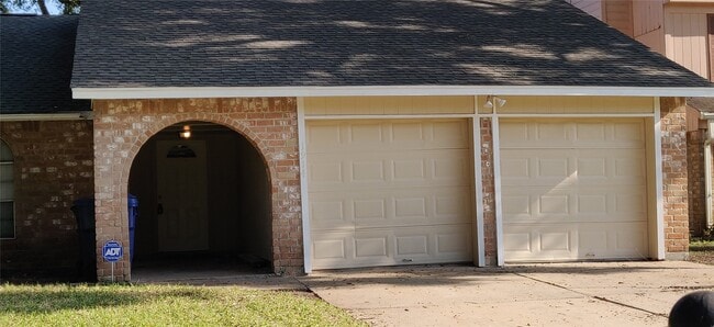 1914 Overbrook Cir in Missouri City, TX - Building Photo - Building Photo