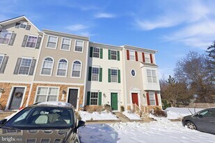 12212 Densmore Ct in Woodbridge, VA - Building Photo