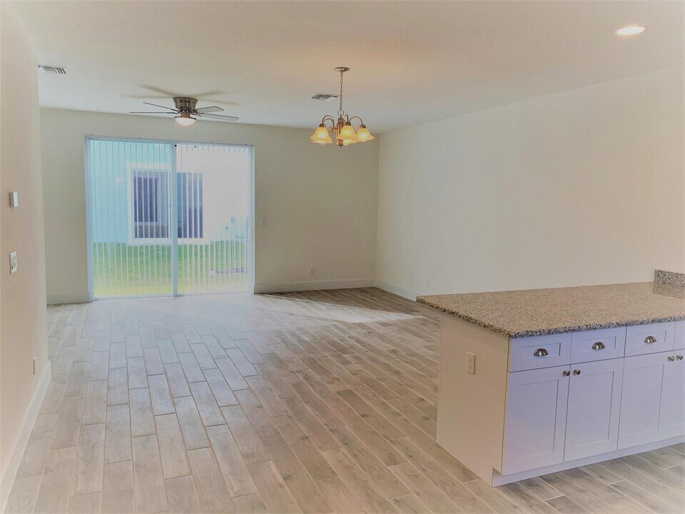 211 Osprey Cir in Hypoluxo, FL - Building Photo