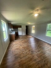 1019 S Jackson St in Athens, TN - Building Photo - Building Photo