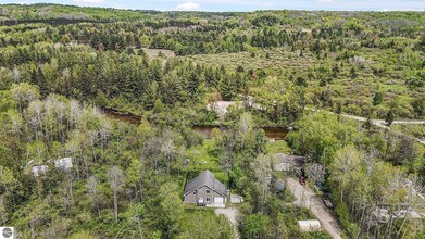 800 Boardman Acre Dr in Traverse City, MI - Building Photo - Building Photo