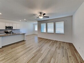 6928 Falconer Way in Fort Worth, TX - Foto de edificio - Building Photo