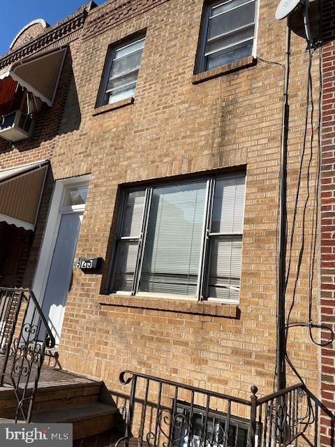 925 Mifflin St in Philadelphia, PA - Building Photo - Building Photo