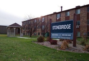 StoneBridge Apartments in Watertown, SD - Building Photo