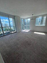 500 Brickell Ave in Miami, FL - Building Photo - Building Photo