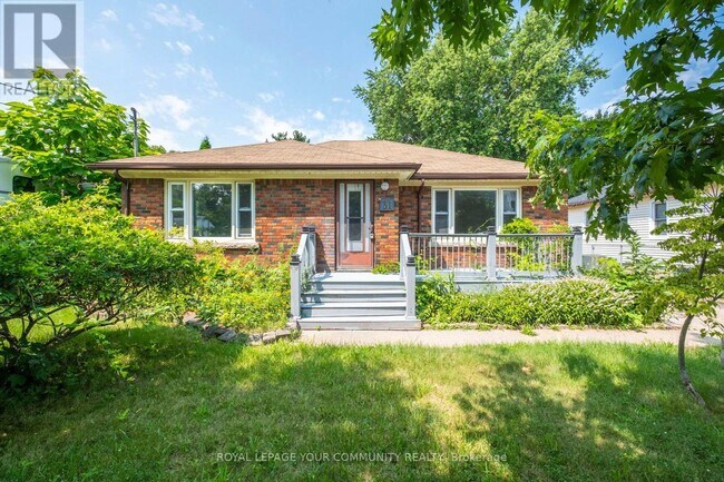 31 Dunblane Ave in St Catharines, ON - Building Photo - Building Photo