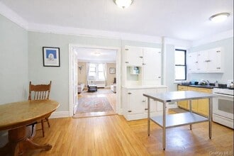 1080 Warburton Ave in Yonkers, NY - Building Photo - Building Photo