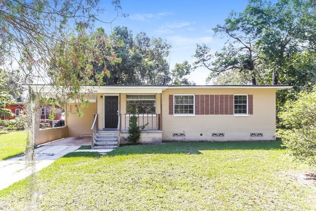 property at 7244 Rhode Island Dr E