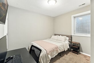 2424 Lyndale Ave S in Minneapolis, MN - Building Photo - Building Photo