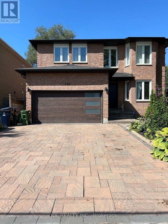 116 Newton Dr in Toronto, ON - Building Photo