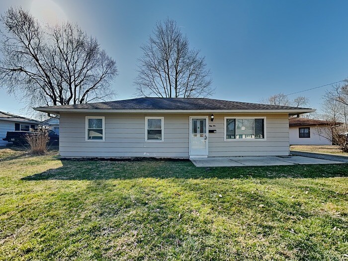55 Lynwood Dr in New Whiteland, IN - Building Photo