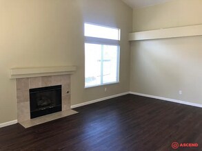 3514 Nighthawk Ln in Bakersfield, CA - Building Photo - Building Photo