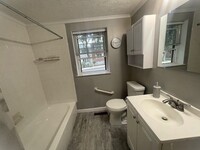 219 Lake Shore Rd, Unit 2 in Boston, MA - Building Photo - Building Photo